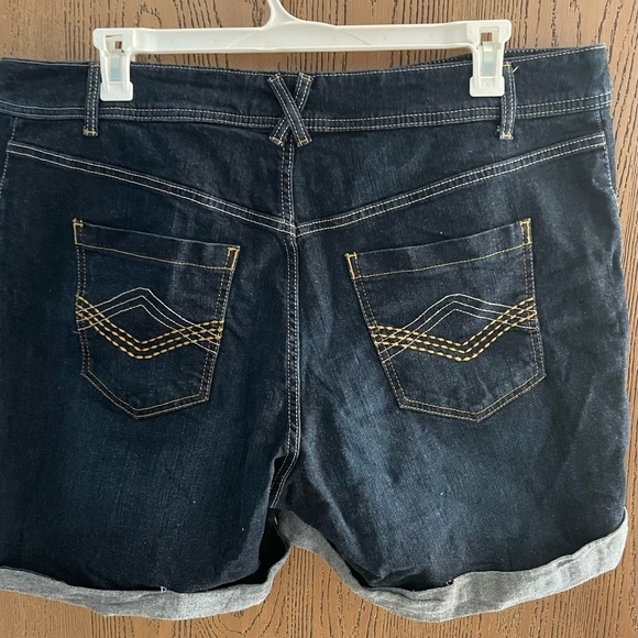 Lane Bryant Dark Blue Jean Shorts - Picture 4 of 5